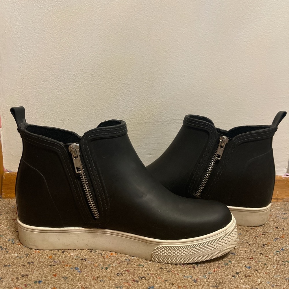 Steve Madden booties
